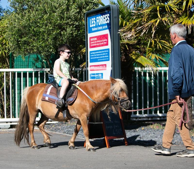 Camping 3* Les Forges à Pornichet - www.campinglesforges.com - Balade en poney